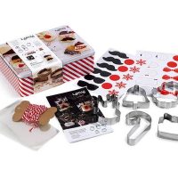 Komplet modelčkov za božične piškote+kovinska škatla (lizika,zvonček,dedek mraz, darilo, jelenček)